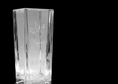 Vase en cristal - Hommage à Notre-Dame - gravure à la main - modèle ‘'Coq de la flèche''
